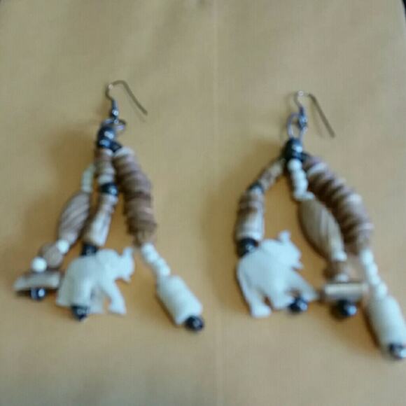 Unique Vintage Tan Elephant Earrings. 0 - Picture 2 of 5